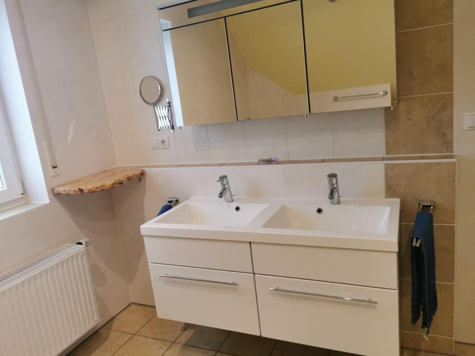 Gaestehaus Zum Gesundheitszentrum Matz Sulzdorf an der Lederhecke Luaran gambar